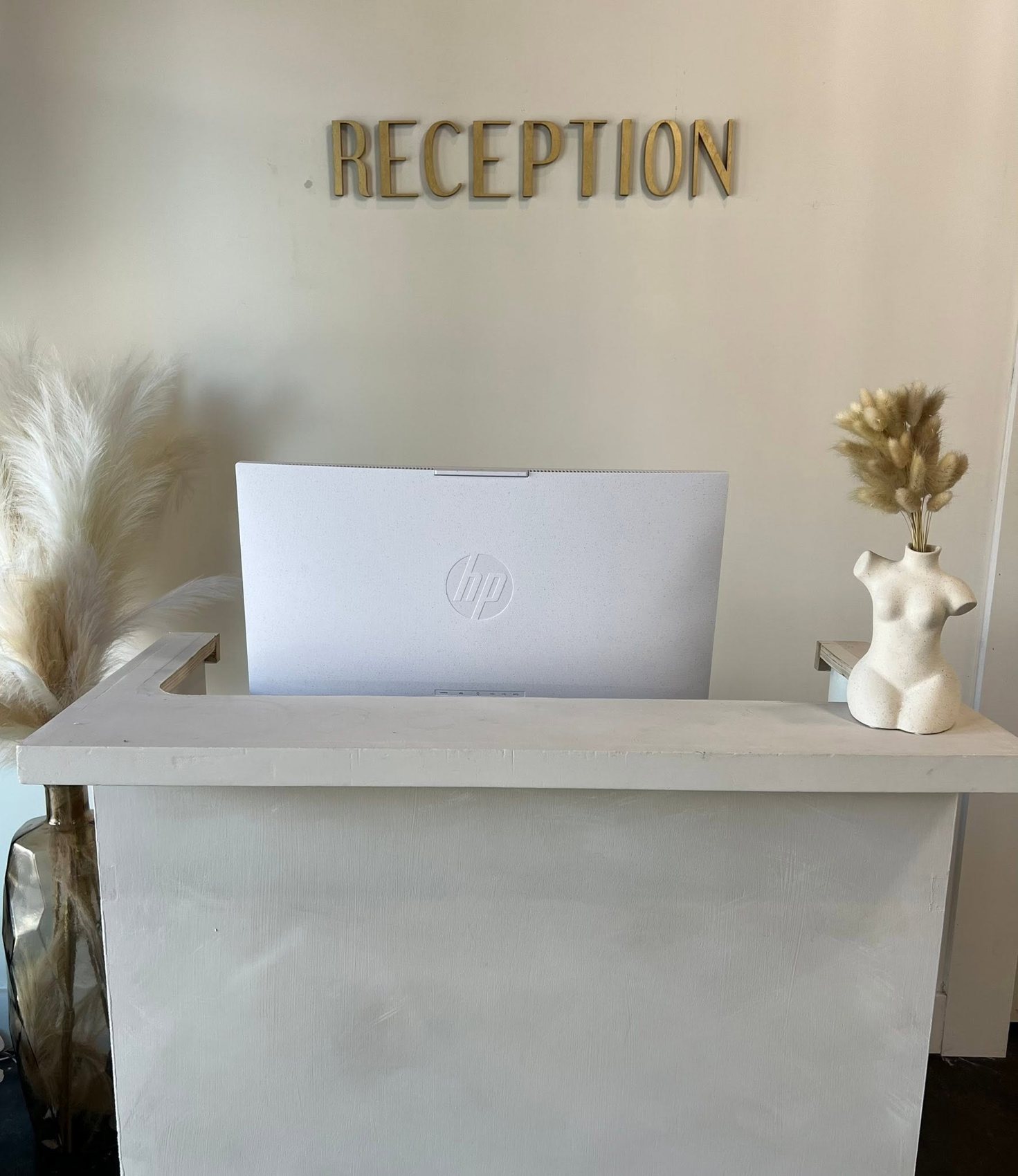 US First reception desk